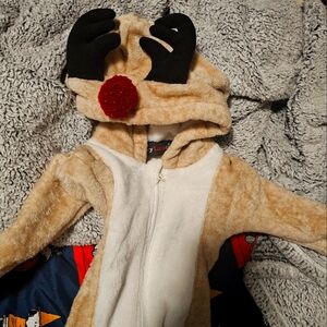 2T Reindeer outfit (never been worn)